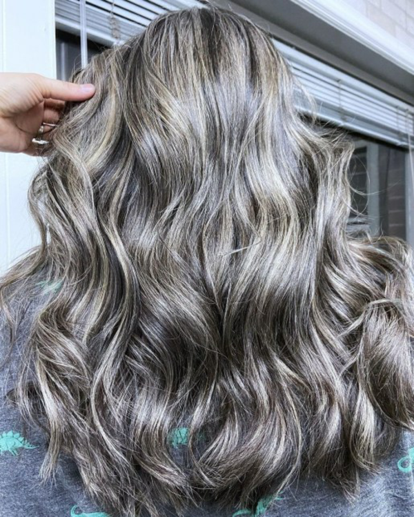 lange graue haare färben