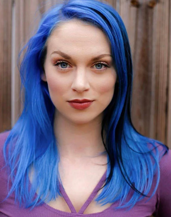 welche haarfarbe passt zu blauen augen blaue haare