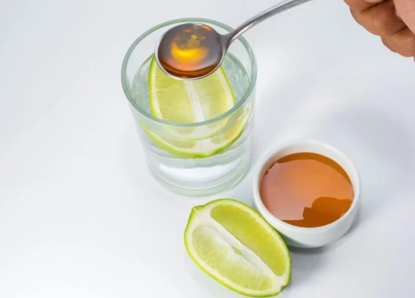 Honigwasser süßes Getränk hält Sie gesund und fit hilft bei Gewichtsabnahme