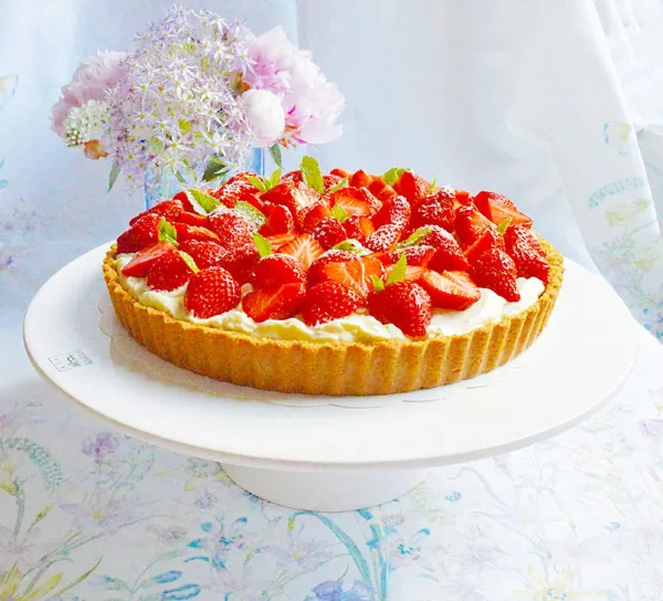Erdbeer Basilikum Torte – frisches Rezept fuer alle sommerliche Anlaesse amerikanische torte mit erdbeeren