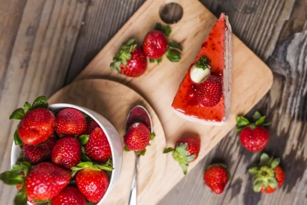 Erdbeer Basilikum Torte – frisches Rezept fuer alle sommerliche Anlaesse koestliche rezeptideen mit erdbeeren