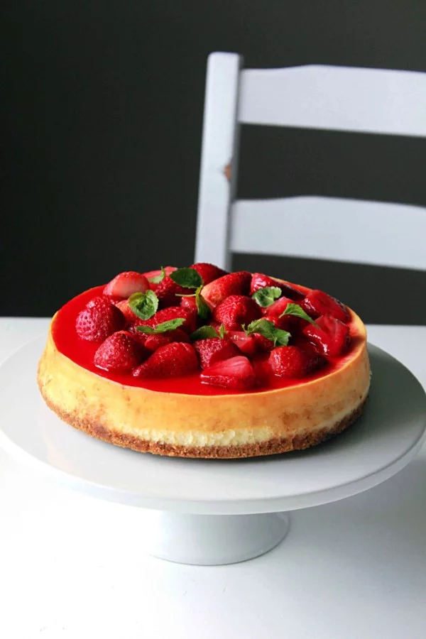 Erdbeer Basilikum Torte – frisches Rezept fuer alle sommerliche Anlaesse tart torte mit suessen sirup