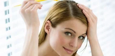 Haarwurzeln nachfärben wie ein Profi: Mit folgenden Tipps wird es Ihnen gut gelingen