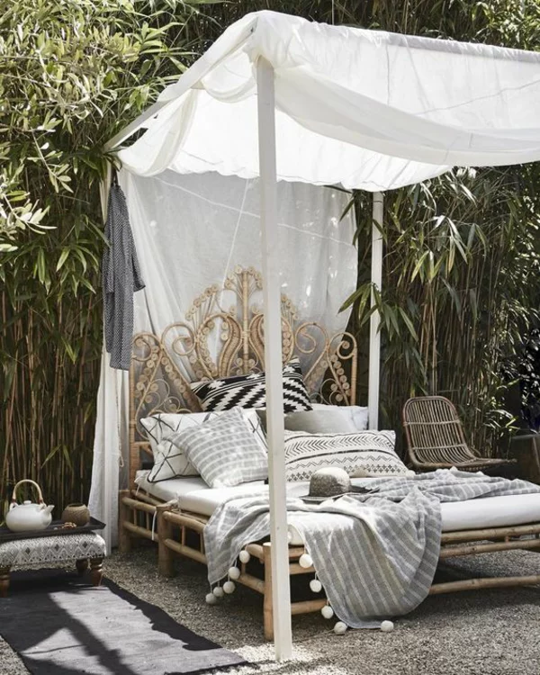 bambus holz outdoor daybed fuer den garten mit sonnenschutz