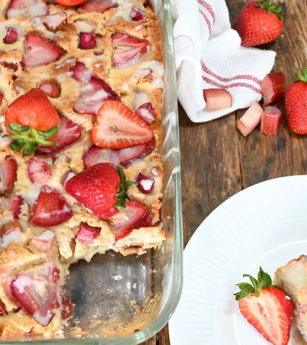 Erdbeer Rhabarber Torte – einfaches Rezept wie vom Konditor blechkuchen einfach lecker