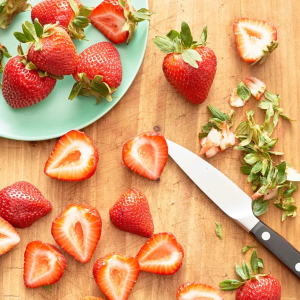 erdbeeren haltbar machen durch schneiden und einfrieren