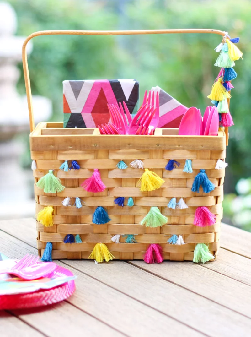 Leichte und praktische DIY Ideen fuer das Sommerpicknick picknick korb wickerkorb deko