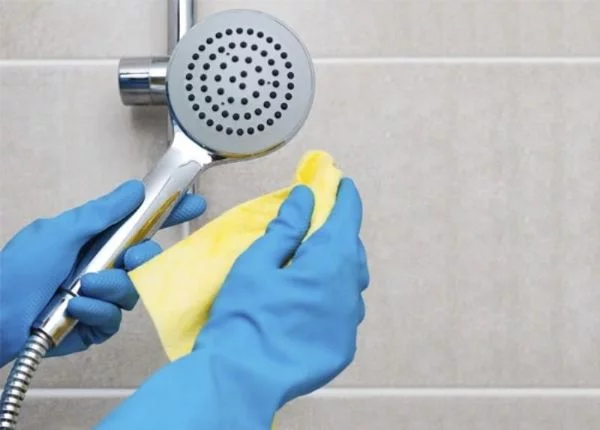 duschkabine putzen duschkopf entfernen