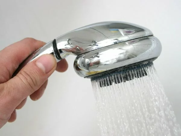 duschkopf entkalken und vorsorglich reinigen