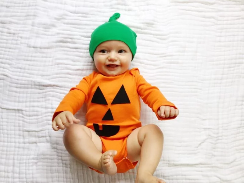 Baby Kostuem selber machen zum Halloween Anleitung