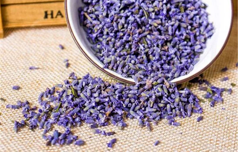 Lavendeltee zubereiten Lavendeloel Lavendelblueten Wirkung