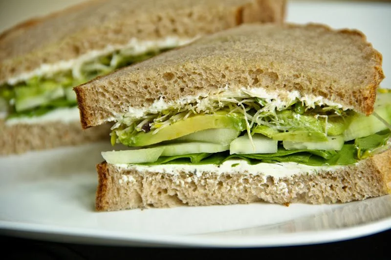einfaches sandwich mit mayonnaise - vegane Blitzrezepte