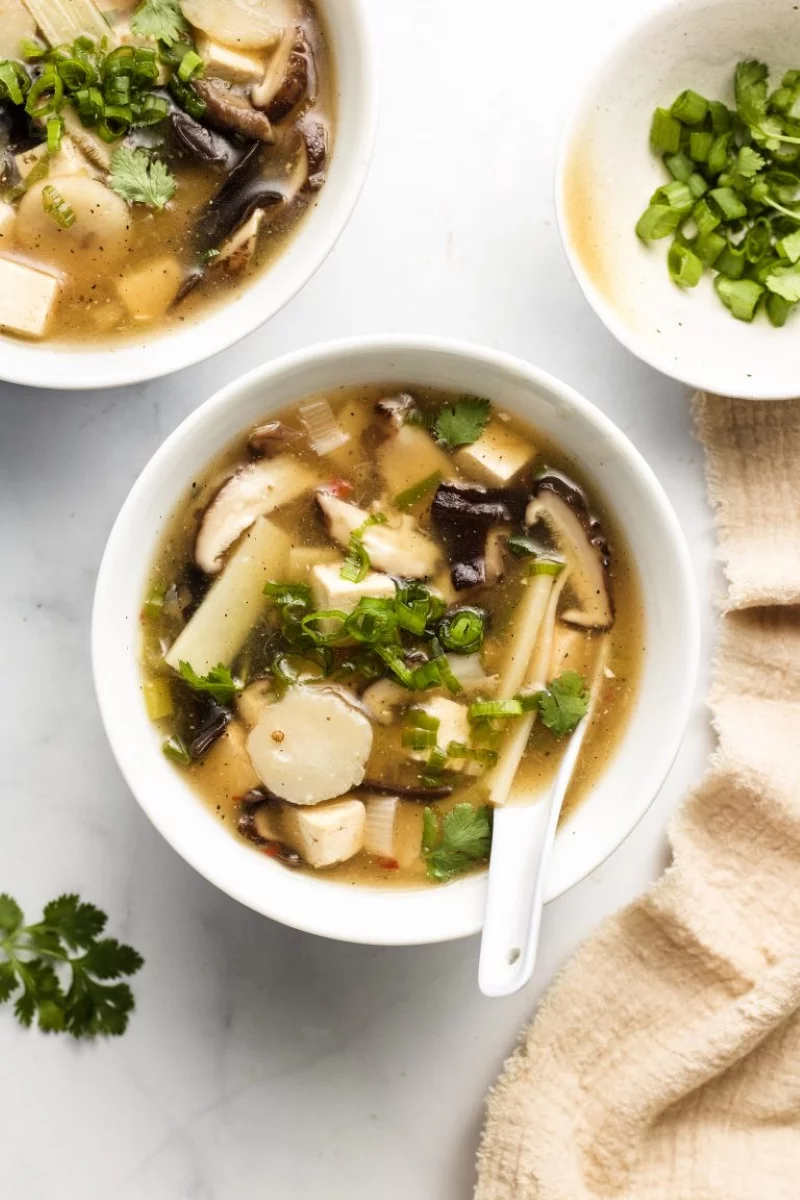 Herbstliche Suppe – 2 Rezeptideen fuer regnerische Tage bunte suppe mit viel zutaten