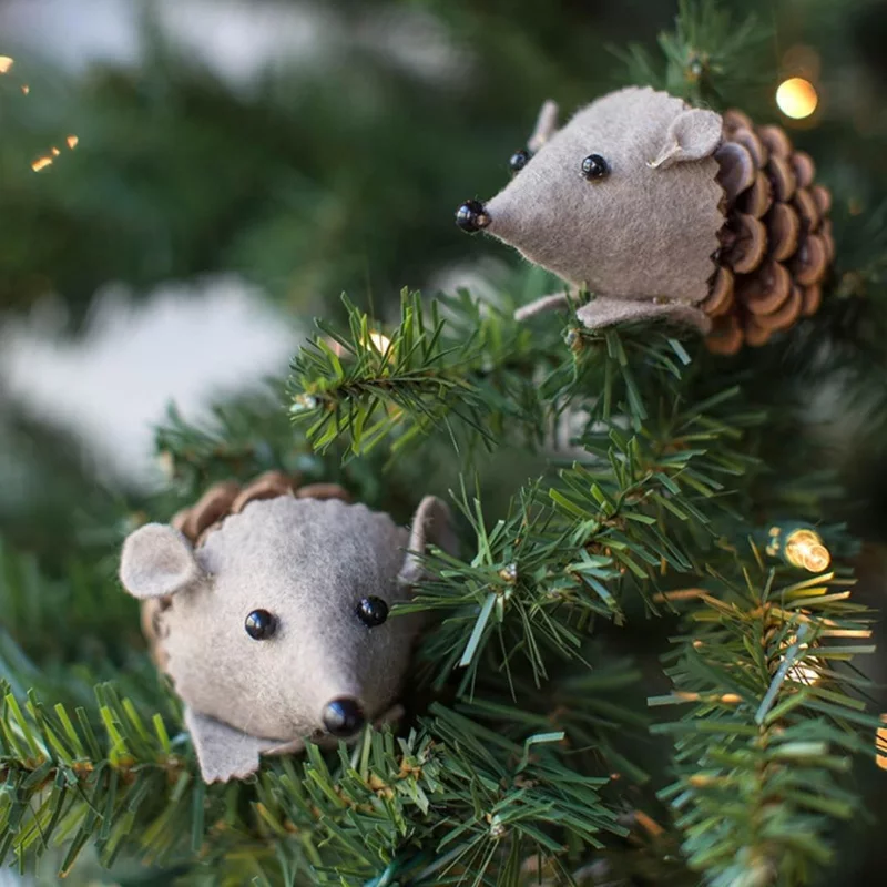 Niedliche Igel basteln mit 3 herbstlichen Naturmaterialien igel zapfen ornament weihnachten