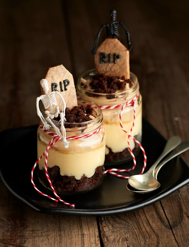halloween nachtisch kuerbiss pudding mit schokolade