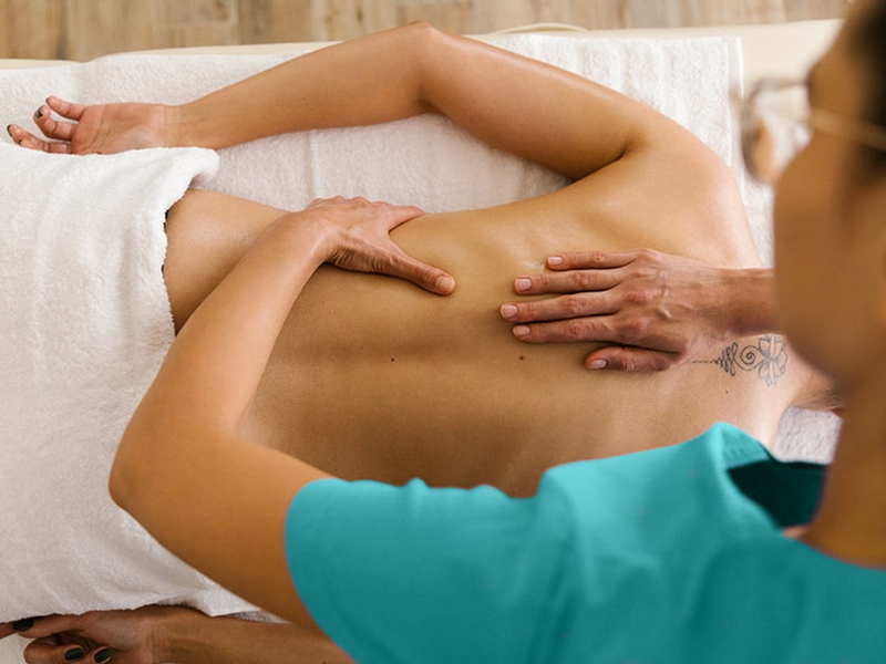 Deep tissue massage fuer verletzte Muskeln