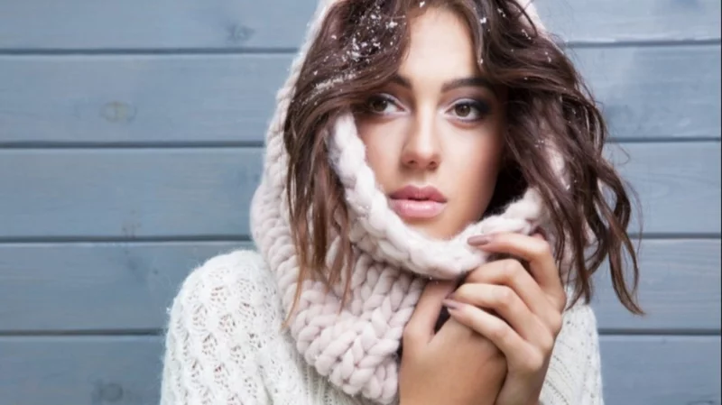 Winter Schal stilvoll tragen Tipps Trends 2022-23