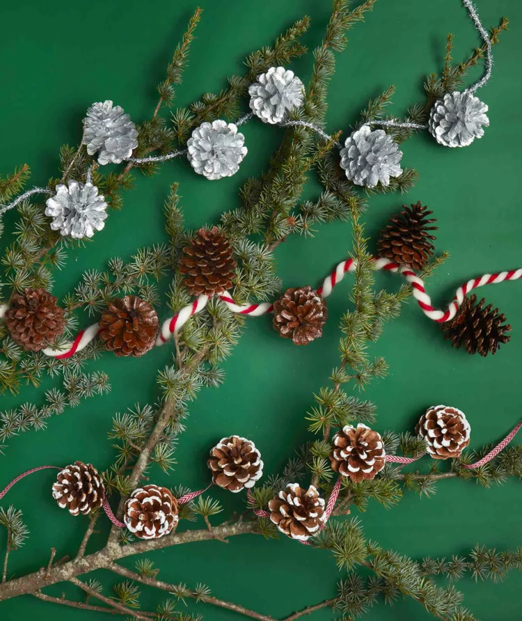 weihnachtsgirlande basteln aus naturmaterialien tanne und zapfen